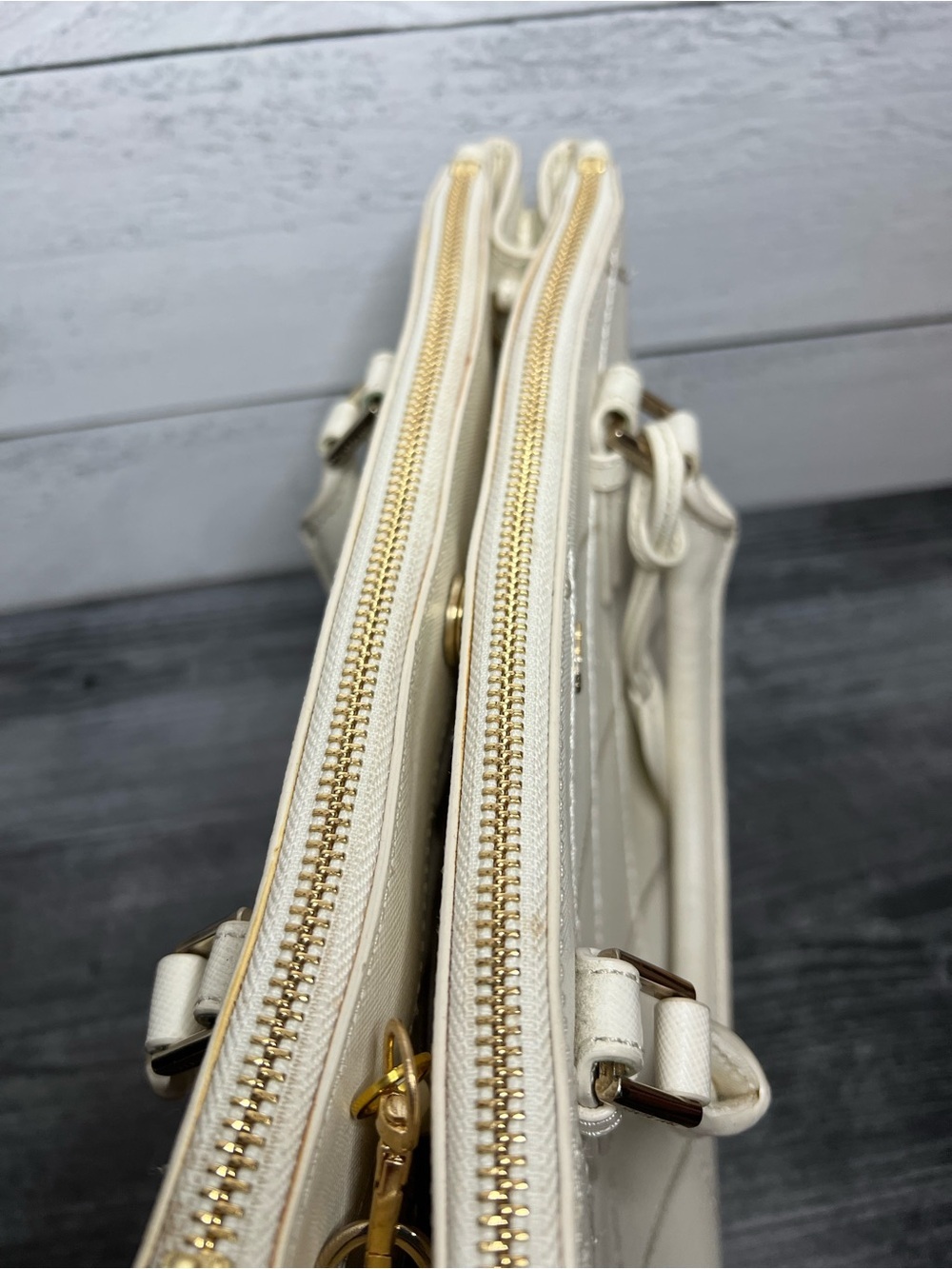 Tory Burch Cream Quilted Leather Satchel with Pearl & Gold Chain Strap - Picture 10 of 10
